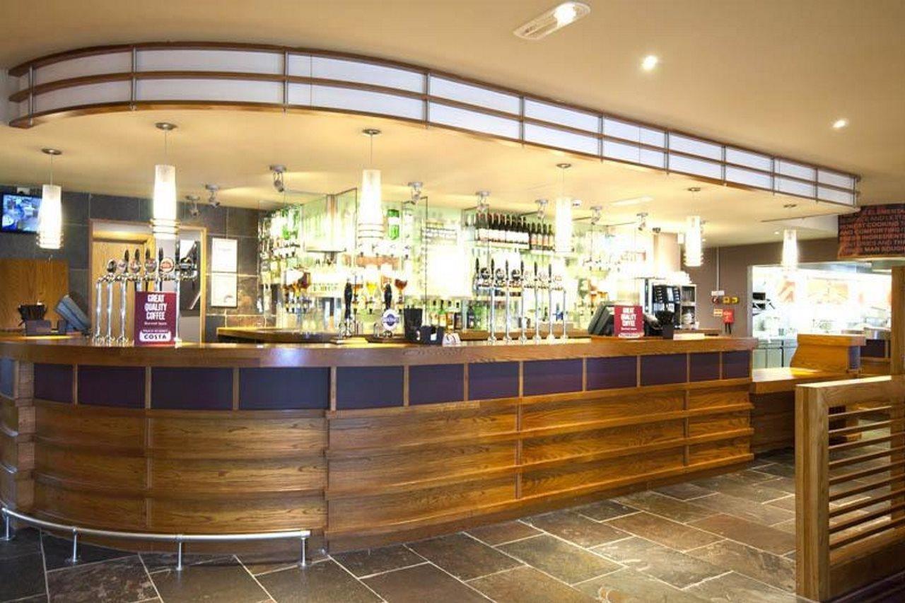 Premier Inn Glasgow Newton Mearns Exteriör bild