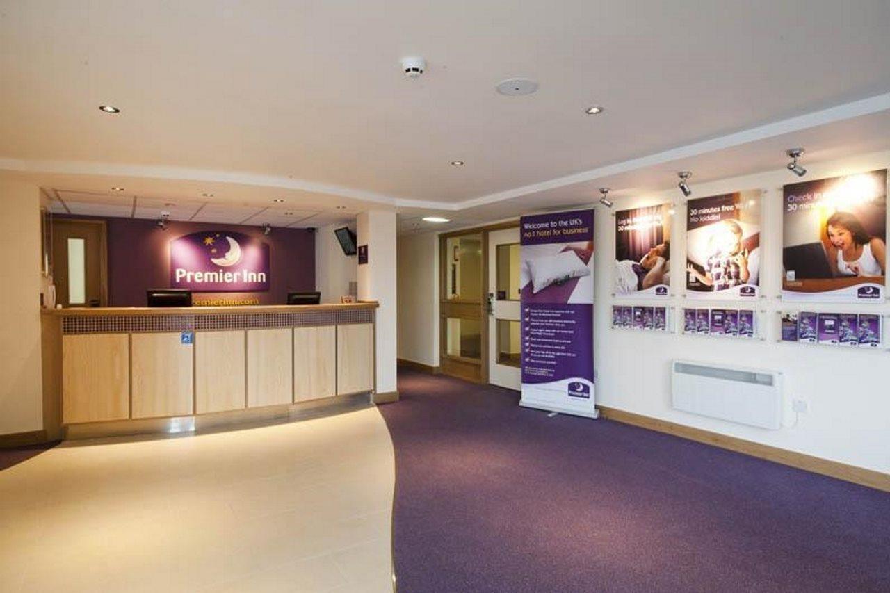 Premier Inn Glasgow Newton Mearns Exteriör bild