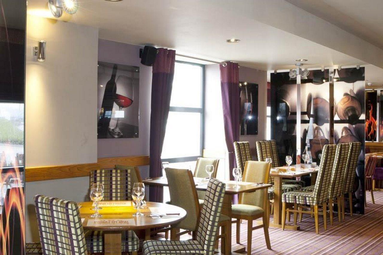 Premier Inn Glasgow Newton Mearns Exteriör bild