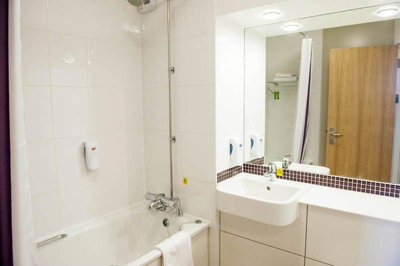 Premier Inn Glasgow Newton Mearns Exteriör bild